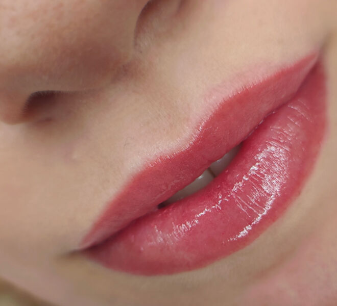 Tamara Spina Lip Blushing Lip Blush ragazza donna Latina trucco semi permanente Labbra voluminose pigmento colore Latina